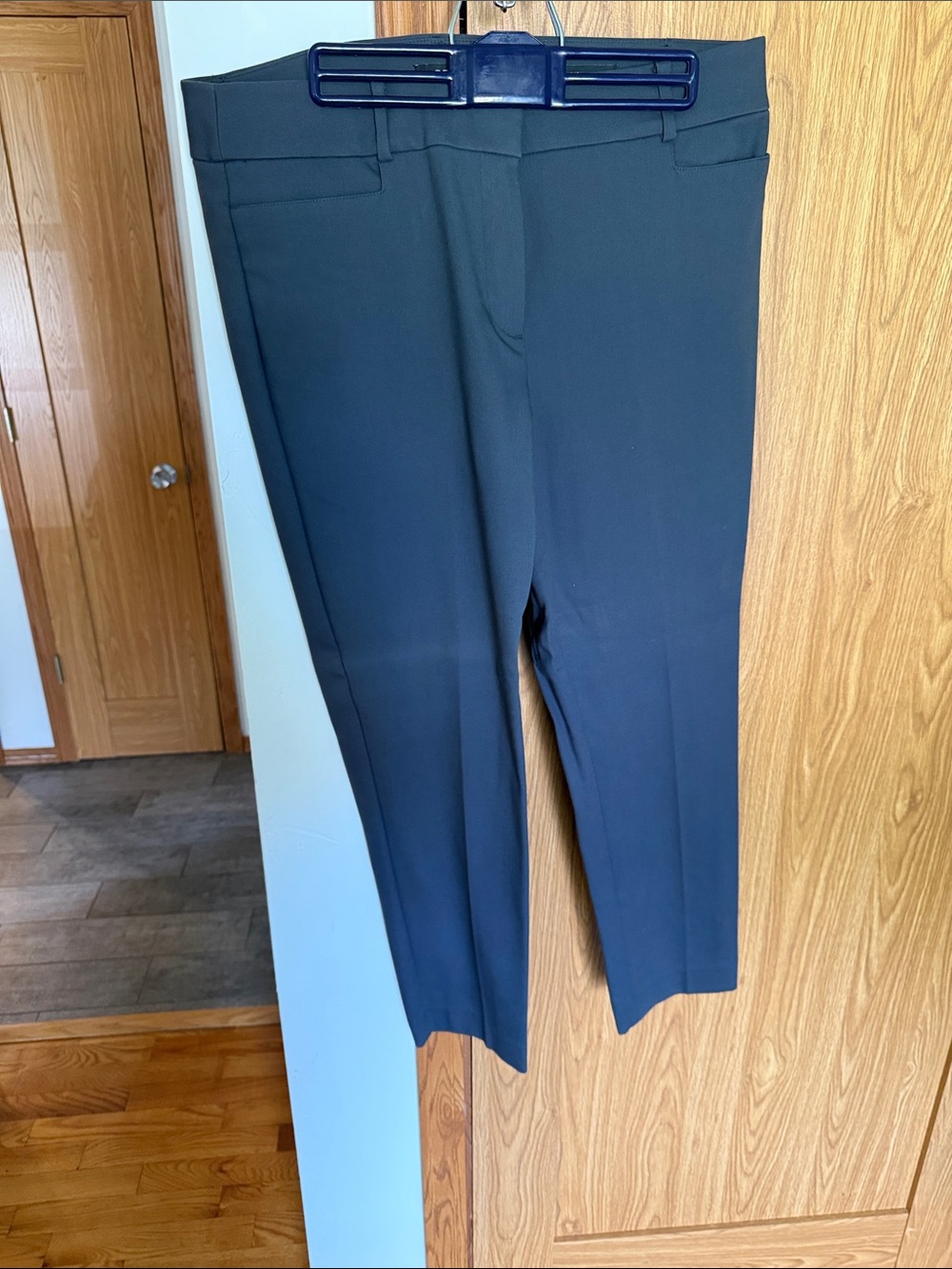 Loft Grey Curvy Skinny Pant